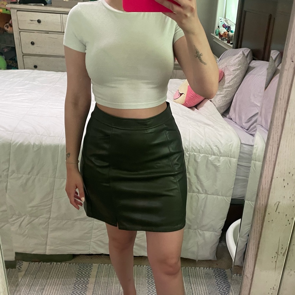NWT LOFT dark green, mini skirt full leather
